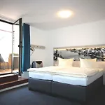 Frühstückspension Sonnenuhr 4*