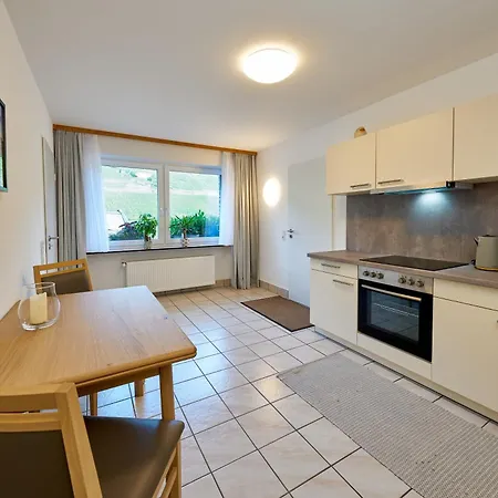 Bed & Breakfast Sonnenuhr 4*