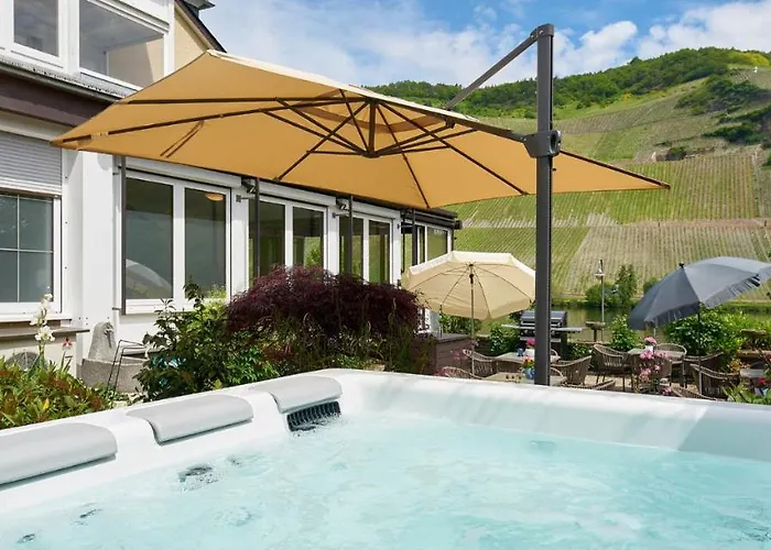 Sonnenuhr לינה וארוחת בוקר ברנקסטל - קיס