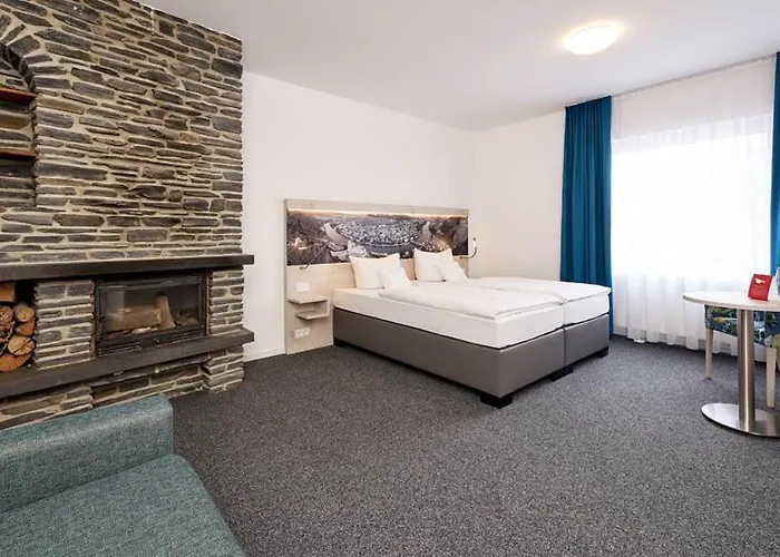 Sonnenuhr לינה וארוחת בוקר