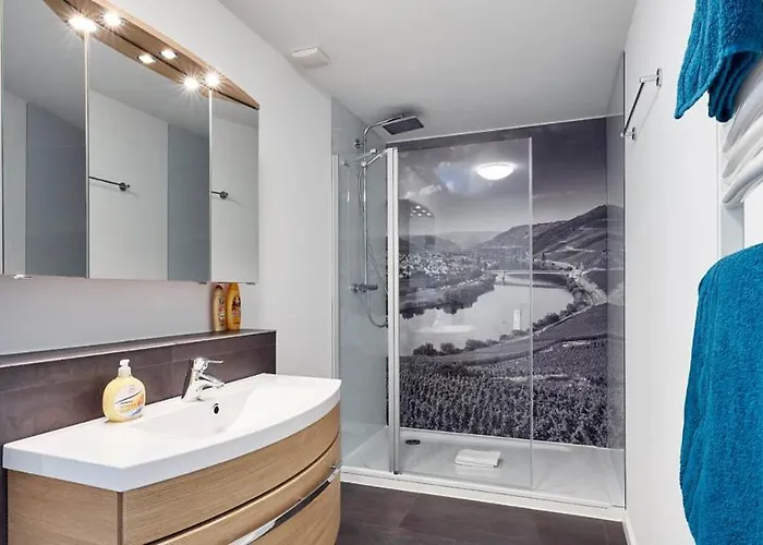 Sonnenuhr לינה וארוחת בוקר