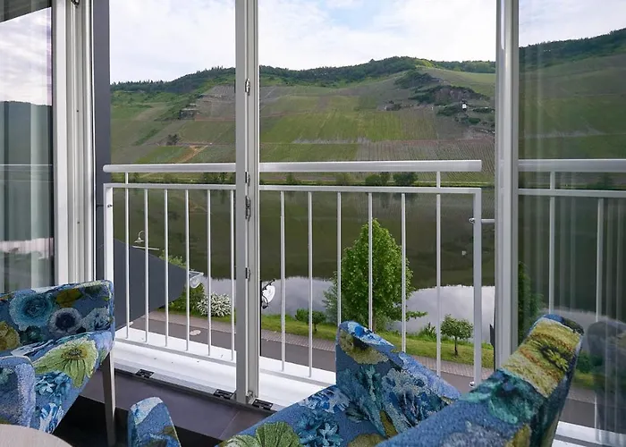 Sonnenuhr Alojamento de Acomodação e Pequeno-almoço Bernkastel-Kues