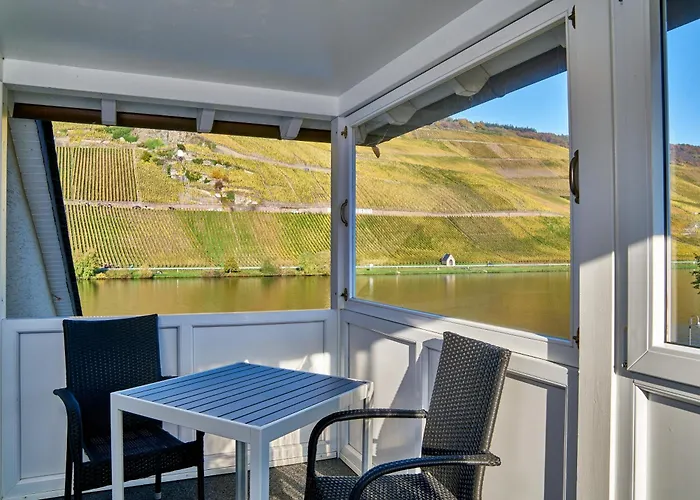 Sonnenuhr לינה וארוחת בוקר