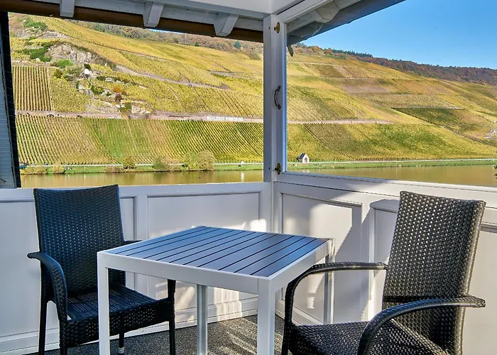 Sonnenuhr לינה וארוחת בוקר 4*