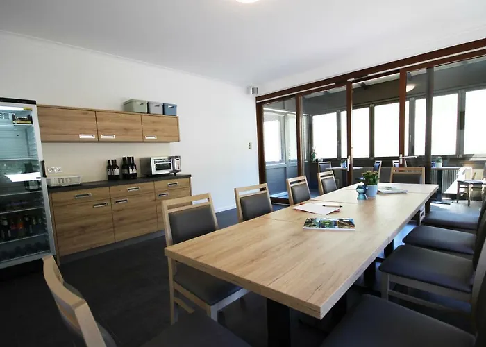 Sonnenuhr לינה וארוחת בוקר ברנקסטל - קיס